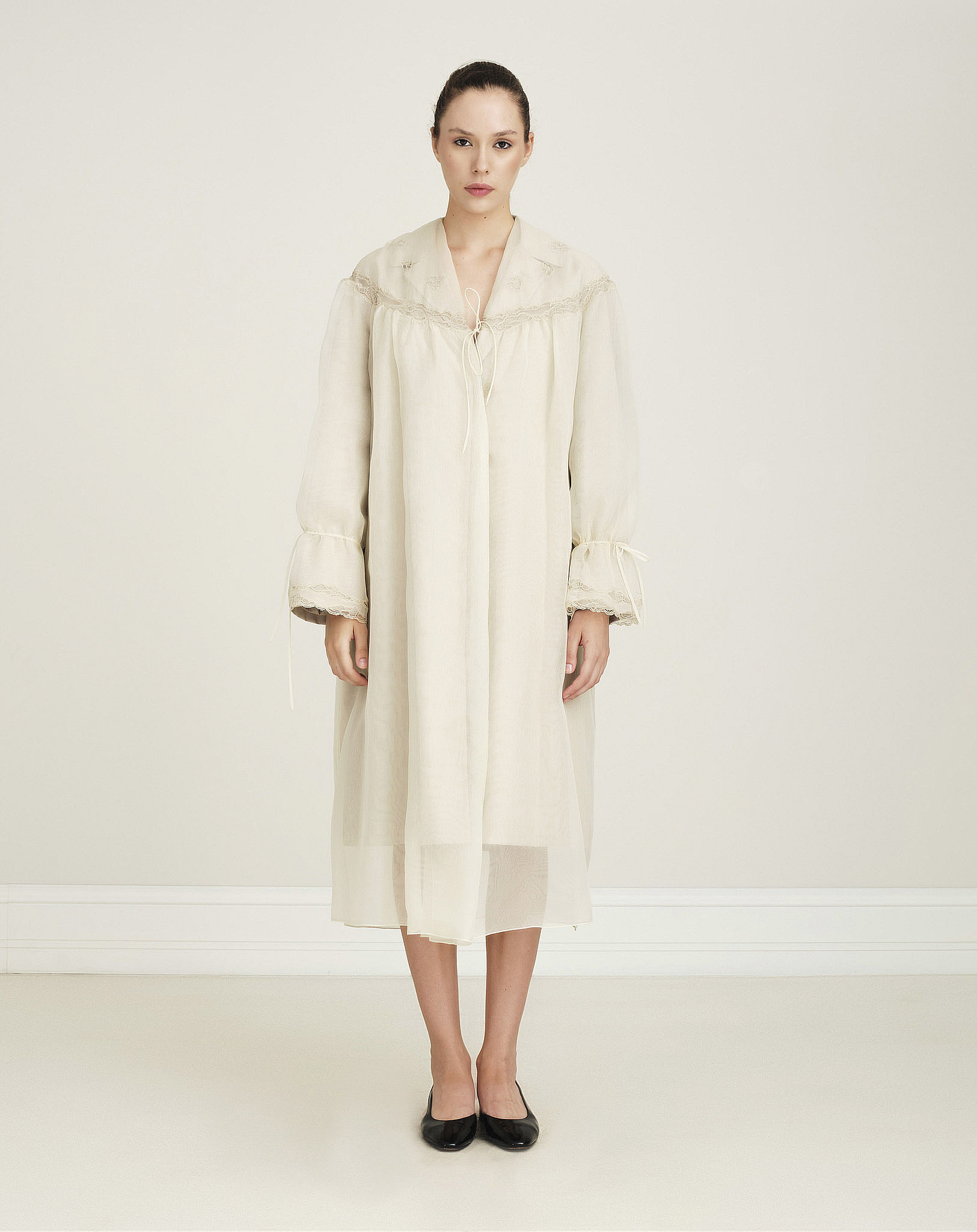 Prada - Beige Trenchcoat W Tulle Cape 38 